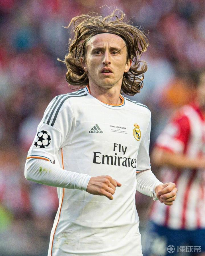 0：5惨败！巴萨1战创新纪录，挺进决赛！球迷感叹：全队帮1人圆梦